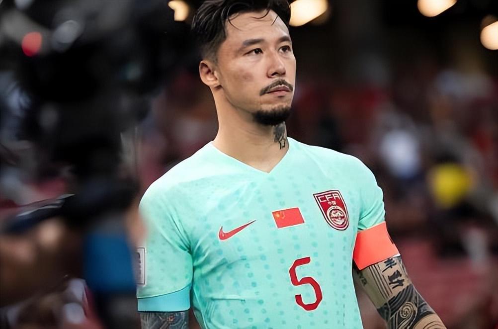 华体会中国-武汉球迷都觉得刘奕鸣会走，为何如今却官宣跟三镇续约，引发热议