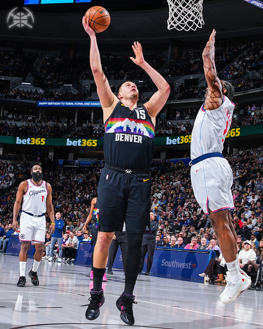 华体会中国-约基奇复出31分12板5助攻掘金战胜快船，哈登25分9助攻小卡21分