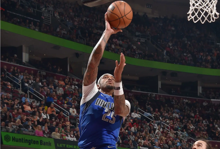 面对骑士打出了攻守兼备的表现，独行侠锋线球星的努力并不差？